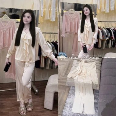 Bộ Ngủ Lụa Cao Cấp Dài Cổ Bèo Voan Dây Hoa Chuông Tiểu Thư Lyly QCCC - 545k