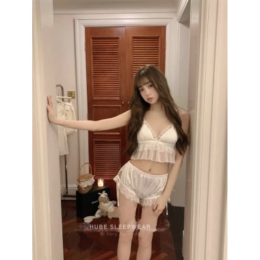 Bộ Ngủ Lụa Hai Dây Đệm Ngực Nơ Ren Eo Quần Xẻ - QC Loại 1, Giá ưu đãi 255k Xíu Sleepwear