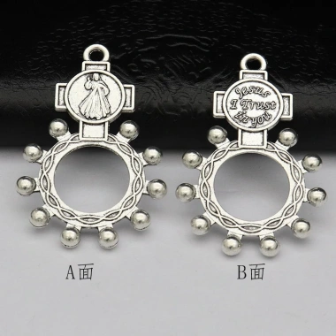 Bộ phụ kiện thời trang đa năng: Mâm côi vòng cổ, mặt dây chuyền, móc khóa túi xách & điện thoại - Giá chỉ 85.250 VND