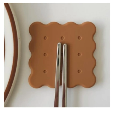 Bộ thìa silicon & đũa Ade.L Lolly 4P Dòng thỏ Thỏ Hoa Mây Bánh quy – Giá đỡ dễ thương Hàn Quốc 350.110₫