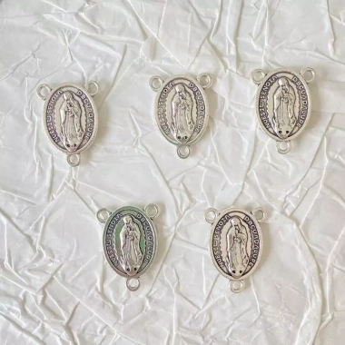 Bộ vòng cổ chuỗi Mân Côi kèm Thánh Benedikt, biểu tượng Đức Mẹ Maria - Giá ưu đãi 54.450đ