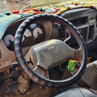 Bọc vô lăng da thật size S cho Honda Civic, Brio, Toyota Wigo, Suzuki Swift, Van, xe điện du lịch - Giá 460.000 VND