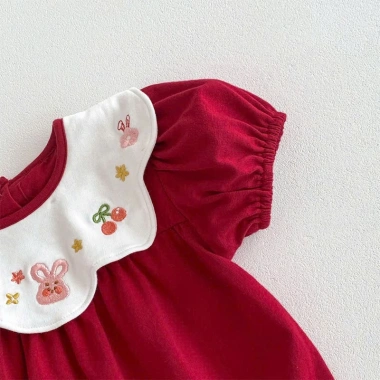 Body liền thân bé gái đỏ thêu hoa thỏ cotton mềm mịn - Đầy tháng lễ tết - Giá 139k 8