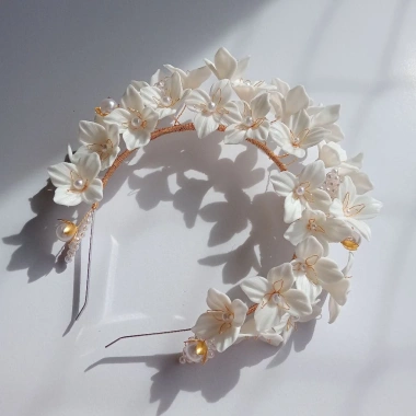 Bờm hoa cô dâu handmade nhà xoài – Trang trí tiệc cưới, giá ưu đãi 459.000₫ 2 Bờm hoa cô dâu handmade nhà xoài – Trang trí tiệc cưới, giá ưu đãi 459.000₫ 2