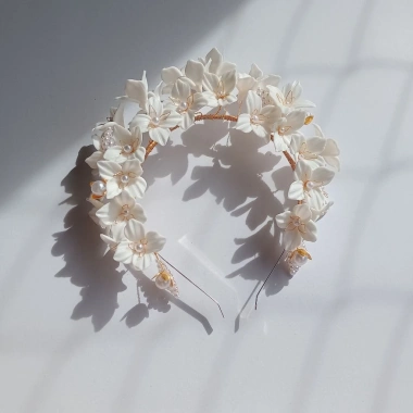 Bờm hoa cô dâu handmade nhà xoài – Trang trí tiệc cưới, giá ưu đãi 459.000₫ 3 Bờm hoa cô dâu handmade nhà xoài – Trang trí tiệc cưới, giá ưu đãi 459.000₫ 3
