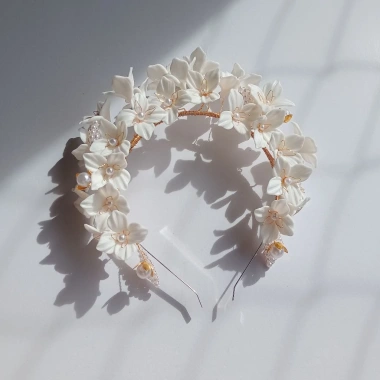 Bờm hoa cô dâu handmade nhà xoài – Trang trí tiệc cưới, giá ưu đãi 459.000₫ 9 Bờm hoa cô dâu handmade nhà xoài – Trang trí tiệc cưới, giá ưu đãi 459.000₫ 9