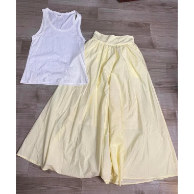 Chân váy xô vàng CHOU CHOU size S mới chưa mặc - Giá ưu đãi 399.000 VNĐ