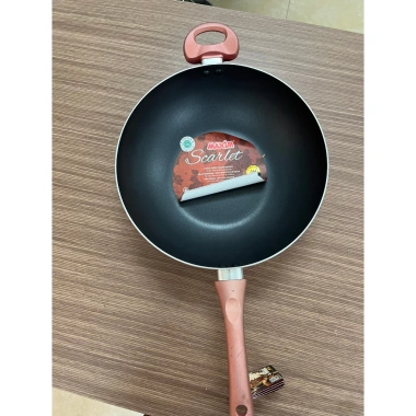 Chảo chống dính Maxim 20 Scarlet 13.199 - Chiên xào, dùng cho bếp từ, tiêu chuẩn Châu Âu, giá chỉ 130.000 VND