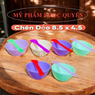 Chén dẻo silicon loại nhỏ pha mặt nạ kèm muỗng - Giá chỉ 20.000 VND, giảm mạnh