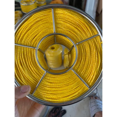 Combo 800m Dây Dứa Vàng + Guồng Cuốn 1,5L - Thả Diều 2-2.5m Giá 199.000 2 Combo 800m Dây Dứa Vàng + Guồng Cuốn 1,5L - Thả Diều 2-2.5m Giá 199.000 2