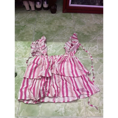 combo áo hai dây size M và váy nữ size S D47 giảm giá 15.000đ thời trang trẻ trung
