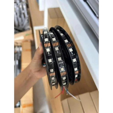 Cuộn LED Lập Trình Full Color 5m 16.703 Ziczac Có Ống Bọc - Giá Ưu Đãi 175k