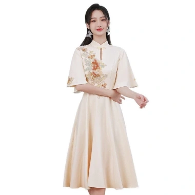 Đầm phù dâu sườn xám mỏng nhẹ, sang trọng cho cô dâu và nhóm cưới mùa xuân hè 6 Đầm phù dâu sườn xám mỏng nhẹ, sang trọng cho cô dâu và nhóm cưới mùa xuân hè 6