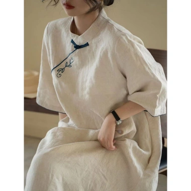 Đầm Qipao Trung Hoa vải lanh cotton thoáng mát, thêu retro, cổ áo thanh lịch - Giảm 21% 9 Đầm Qipao Trung Hoa vải lanh cotton thoáng mát, thêu retro, cổ áo thanh lịch - Giảm 21% 9