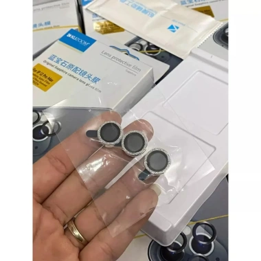 Dán bảo vệ mắt camera kim cương Kuzoom cho iPhone 13 - Giá chỉ 150.000 VND