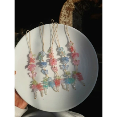 Dây treo điện thoại, móc chìa khóa hoa lily, bướm mùa xuân - Giá ưu đãi 28.300đ | xeochuhandmade