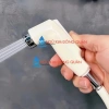 Đế gác vòi sen nhựa điều chỉnh góc - Giá chỉ 15.000₫, tương thích mọi loại xịt 2