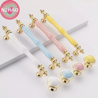 Đồ nội thất gốm: tủ quần áo tay cầm vàng, núm cửa, bàn trang điểm, ngăn kéo – 68.090₫