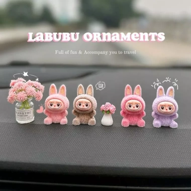 Đồ trang trí bảng điều khiển xe Labubu - Màn hình điều hướng hoạt hình, nâng cấp nội thất xe, giá ưu đãi 232.400₫