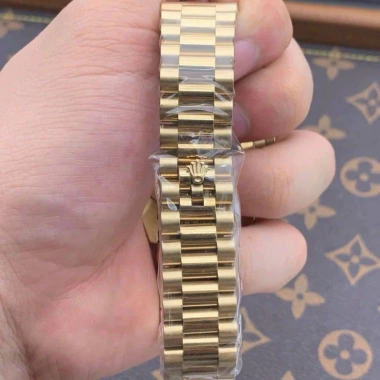 Đồng hồ nam Rolex Automatic 2 lịch viền băm mặt vàng 40mm - Giá chỉ 2,55 triệu