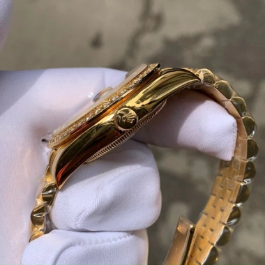 Đồng hồ nam RoLex Sapphire RA82 case đen viền đá, máy cơ Automatic Nhật 2.55 triệu