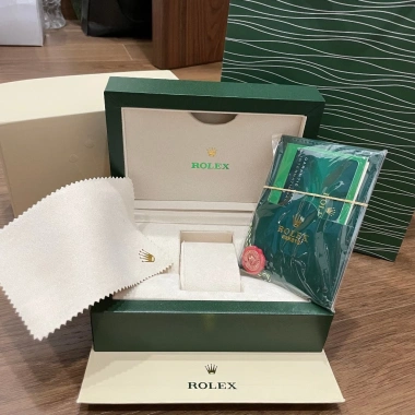 Đồng hồ nam RoLex Sapphire RA82 case đen viền đá, máy cơ Automatic Nhật 2.55 triệu