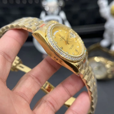 Đồng Hồ Nam RoLex Sapphire RA82 Vàng Viền Đá - Automatic Nhật, Tặng Hộp Đẹp, Giá 2.55 Triệu 5 Đồng Hồ Nam RoLex Sapphire RA82 Vàng Viền Đá - Automatic Nhật, Tặng Hộp Đẹp, Giá 2.55 Triệu 5