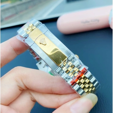 Fullbox đồng hồ nam Rolex Automatic 38/41mm mặt trắng viền đá, dây demi 2 lịch – 2.580.826₫ 3 Fullbox đồng hồ nam Rolex Automatic 38/41mm mặt trắng viền đá, dây demi 2 lịch – 2.580.826₫ 3