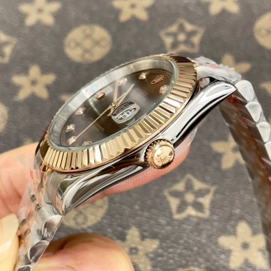 Fullbox Đồng hồ nam Rolex Automatic Classic nâu cafe 38/41mm Giá 2.560.928₫ 3 Fullbox Đồng hồ nam Rolex Automatic Classic nâu cafe 38/41mm Giá 2.560.928₫ 3