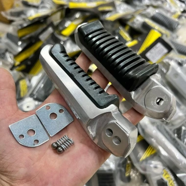 Gác chân sau xe máy MONQIQI hợp kim và đệm cao su mềm - Giá chỉ 95.000₫ 3 Gác chân sau xe máy MONQIQI hợp kim và đệm cao su mềm - Giá chỉ 95.000₫ 3