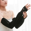 Găng tay chống nắng xỏ ngón lụa viscose mềm mại, thoáng mát - Giá 29.900₫ 10