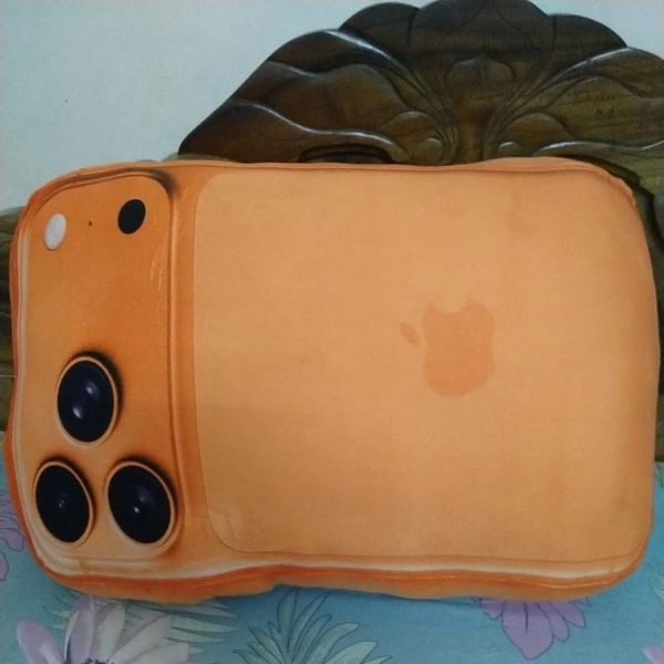 Cảm nhận thực tế khi ôm gấu bông iPhone 17 Pro Max 3D 70 cm: Đánh giá từ người dùng