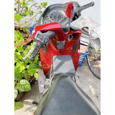 Ghế bé lớn trên 40kg, không tựa, đi xe máy ga - inox, yên nệm đen, giá 195k