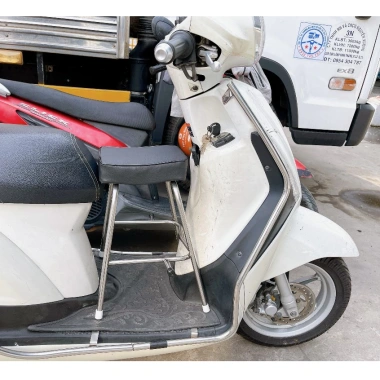 Ghế bé lớn trên 40kg, không tựa, đi xe máy ga - inox, yên nệm đen, giá 195k