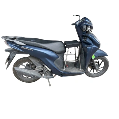 Ghế bé lớn trên 40kg, không tựa, đi xe máy ga - inox, yên nệm đen, giá 195k
