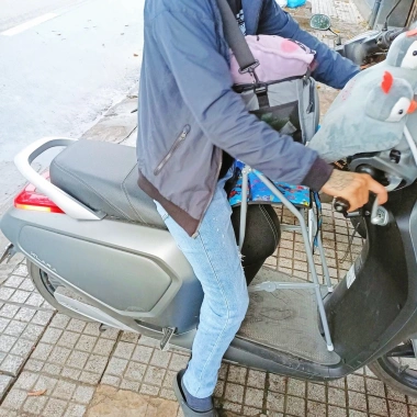 Ghế ngồi xe KLARA cho bé – ga xếp sắt, sơn tĩnh điện, gấp gọn, giá chỉ 220.500₫