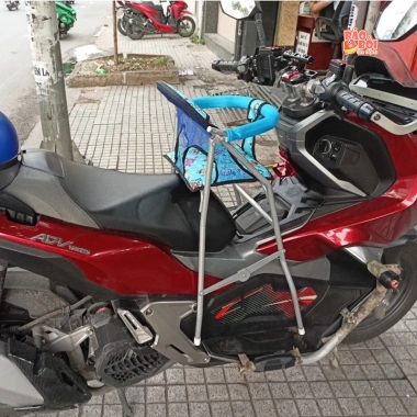 Ghế ngồi xe tay ga cho bé bản nâng cấp – Sắt sơn tĩnh điện, kèm dây đai & vòng bảo hiểm an toàn, giá ưu đãi 220.500₫ 5