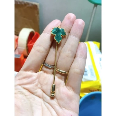 Ghim cài áo dáng dài chất liệu bền, giá chỉ 15.000 VND khuyến mãi đặc biệt 5