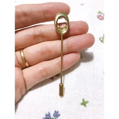 Ghim cài áo dáng dài chất liệu bền, giá chỉ 15.000 VND khuyến mãi đặc biệt 10
