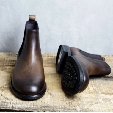 Giày Boot Chelsea Da Bê Đen Nâu Mũi Tròn Vương Quyền - Nam Tính Mạnh Mẽ ZANE