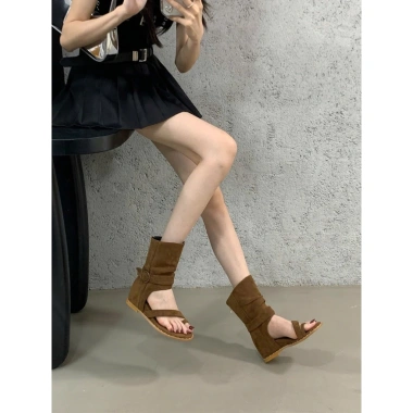 Giày bốt xỏ ngón da lộn màu nâu size lẻ - Giá ưu đãi 310.000 VNĐ 3