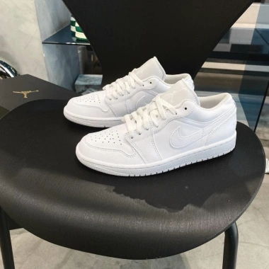 Giày Chính Hãng Jordan Triple White Flex Shoes – Màu Trắng, Giá 2.5 Triệu