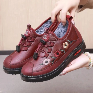 Giày Cotton Boots Nữ Mùa Đông 2.023 Chống Trơn Trượt Ấm Lông Cừu Cực Dày 277,146₫ 3