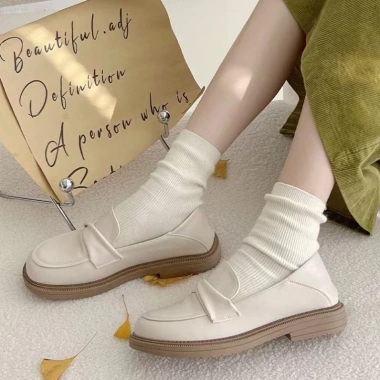 Giày đế đốc nữ da mềm êm, phong cách Hàn Quốc, size 130, giảm còn 95.000₫ 2 Giày đế đốc nữ da mềm êm, phong cách Hàn Quốc, size 130, giảm còn 95.000₫ 2