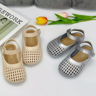 Giày sandal công chúa dệt rỗng bé gái mùa hè - Đế caosu, quai PVC mềm 79.000 VND