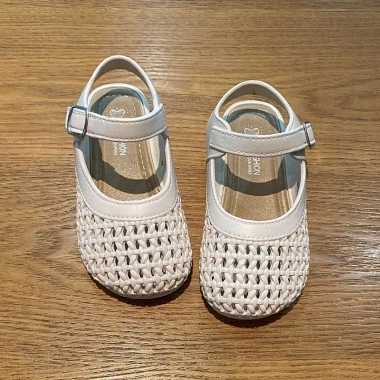 Giày sandal công chúa dệt rỗng bé gái mùa hè - Đế caosu, quai PVC mềm 79.000 VND