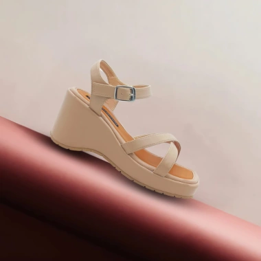 Giày Sandal Đế Xuồng Quai Chéo XIARA Da PU, Đế Cao Su Chống Trơn, BH 12 Tháng – 346.000₫