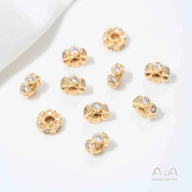 Hạt Spacer 14K dát bông tuyết Zircon thập tự làm - Giá ưu đãi 28.425 VND 6 Hạt Spacer 14K dát bông tuyết Zircon thập tự làm - Giá ưu đãi 28.425 VND 6