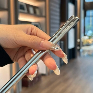 Hộp 10 Đôi Đũa Inox 316L Chockmen Vuông Chống Trơn Trượt Cao Cấp Giá Ưu Đãi 299.000₫