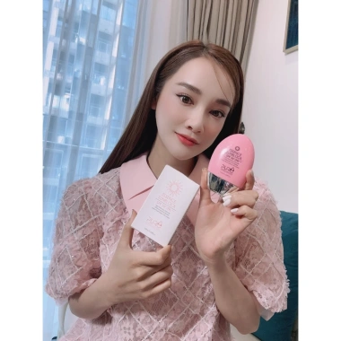 Kem chống nắng Pure Essence 50ml SPF cao không gây bít tắc, giảm giá chỉ 439.000đ 3 Kem chống nắng Pure Essence 50ml SPF cao không gây bít tắc, giảm giá chỉ 439.000đ 3